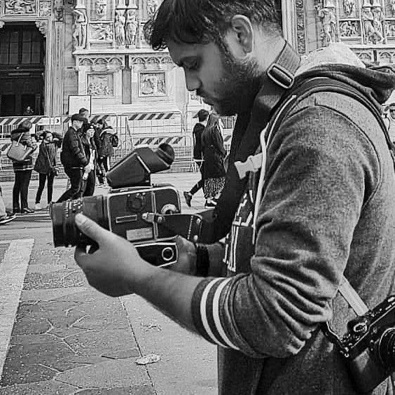 https://photographerinmilan.com/wp-content/uploads/2023/02/about-me-photo.jpg